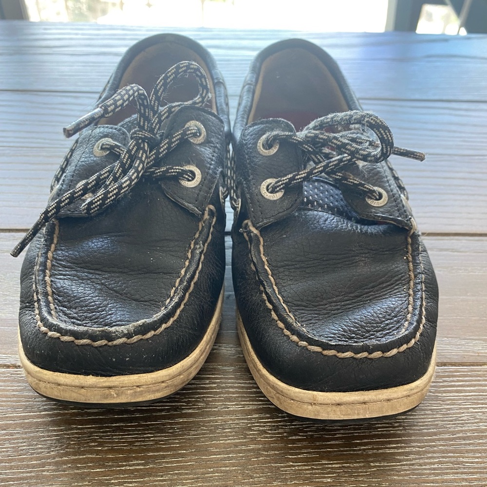 Black sperry’s top sider boat shoes